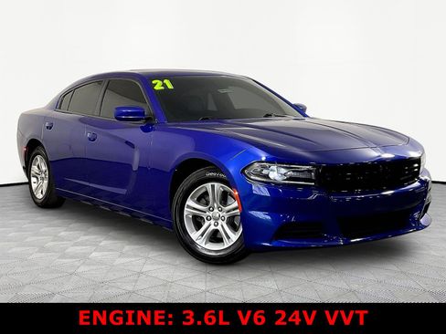 Used 2021 Dodge Charger SXT w/ Leather Interior Group RWD image 3