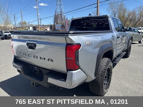 Used 2025 Toyota Tacoma TRD Off-Road w/ TRD Off Road Upgrade Package AWD/4WD image 8