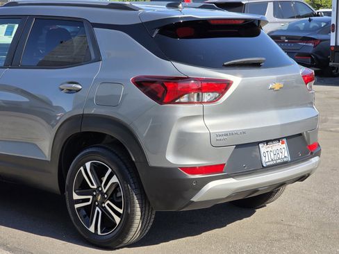 Used 2024 Chevrolet TrailBlazer LT w/ Convenience Package image 9