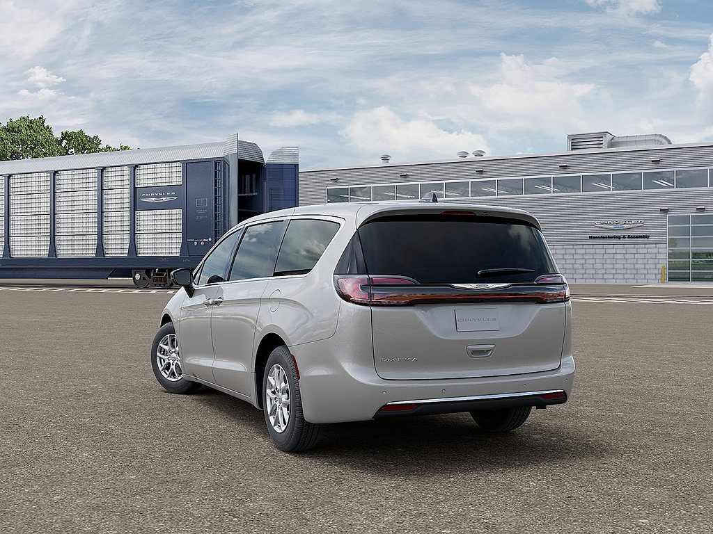 New 2026 Chrysler Pacifica Select FWD image 3