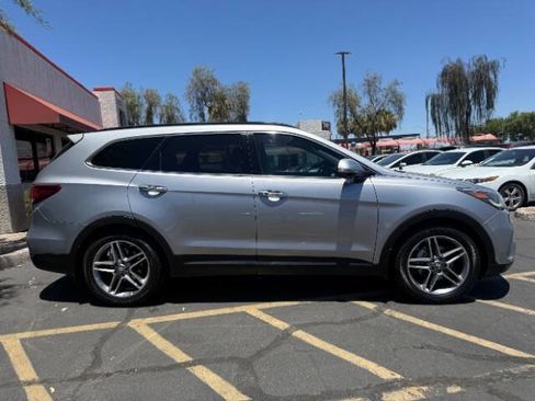 Used 2017 Hyundai Santa Fe FWD w/ Cargo Package image 2