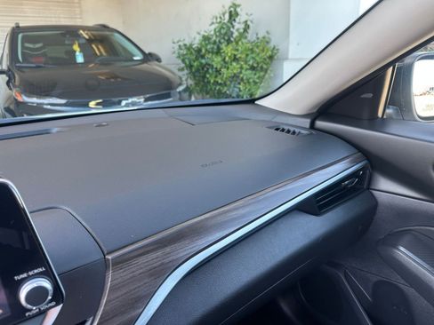 Used 2025 Nissan Altima 2.5 SV image 36