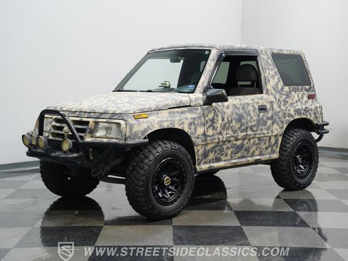 Used 1996 Geo Tracker 4WD 2-Door image 5