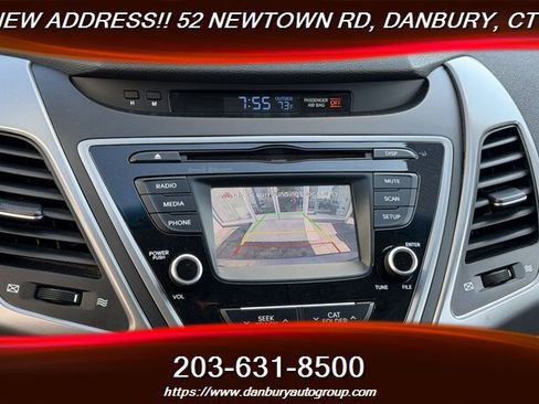 Used 2016 Hyundai Elantra SE w/ Option Group 02 FWD image 19