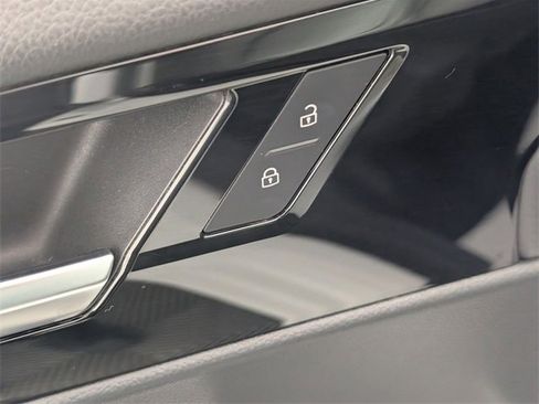 Used 2021 Volkswagen Jetta SEL Premium image 11