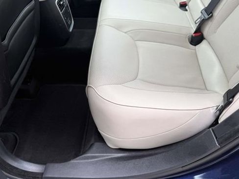Used 2015 Chrysler 300 C w/ Harman/Kardon Audio Group RWD image 25