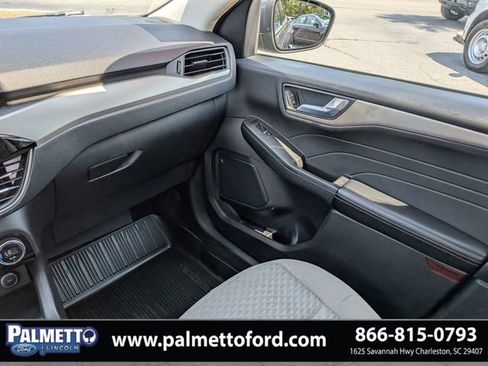 Used 2021 Ford Escape SE w/ Convenience Package FWD image 17