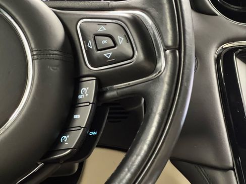 Used 2015 Jaguar XJ AWD/4WD image 21