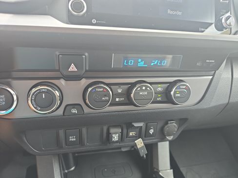 Used 2021 Toyota Tacoma TRD Off-Road AWD/4WD image 21