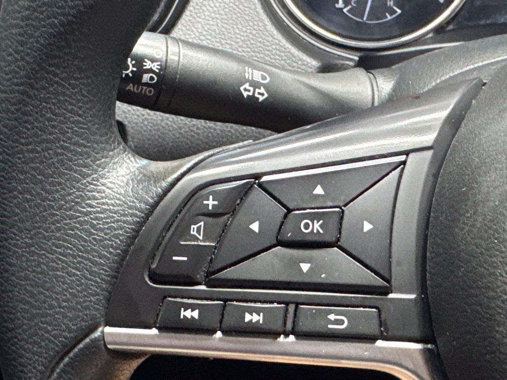 Used 2022 Nissan Rogue Sport S FWD image 10