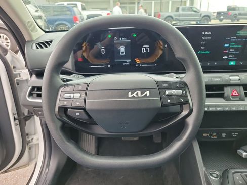 Used 2025 Kia K4 FWD image 24