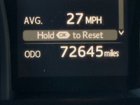 Used 2019 Toyota Camry image 3