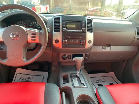 Used 2016 Nissan Frontier SV image 18