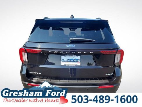 Certified 2025 Ford Explorer Active AWD/4WD image 7