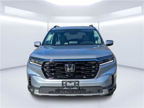 Used 2024 Honda Pilot Touring image 8