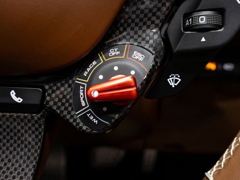 Used 2021 Ferrari 812 GTS image 63