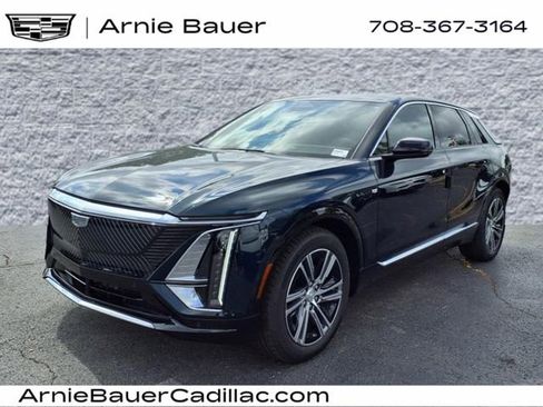 New 2025 Cadillac Lyriq Luxury w/ LPO, Floor Liner Package image 11