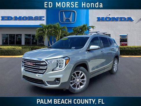 Used 2023 GMC Terrain SLT FWD image 1