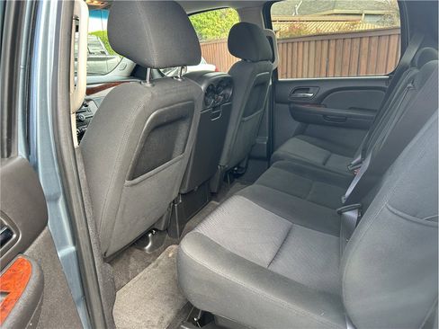 Used 2011 Chevrolet Avalanche LS image 8