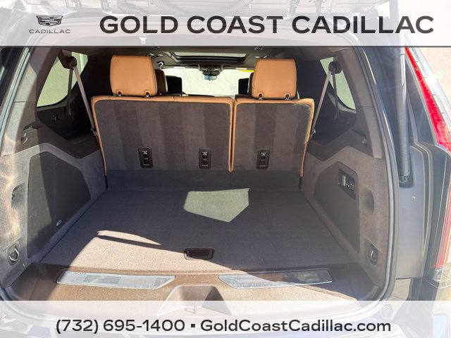 Certified 2023 Cadillac Escalade ESV Premium Luxury w/ Performance Package AWD/4WD image 15