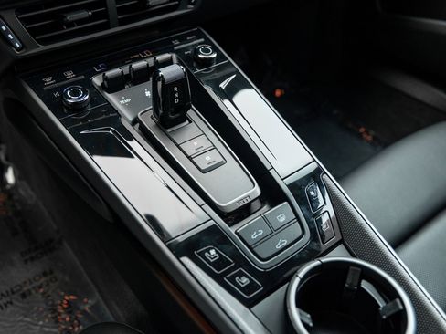 Certified 2025 Porsche 911 Carrera T RWD image 25