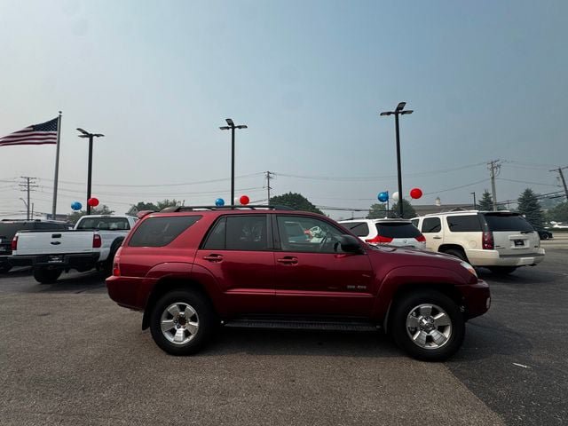 Used 2005 Toyota 4Runner SR5 AWD/4WD image 4