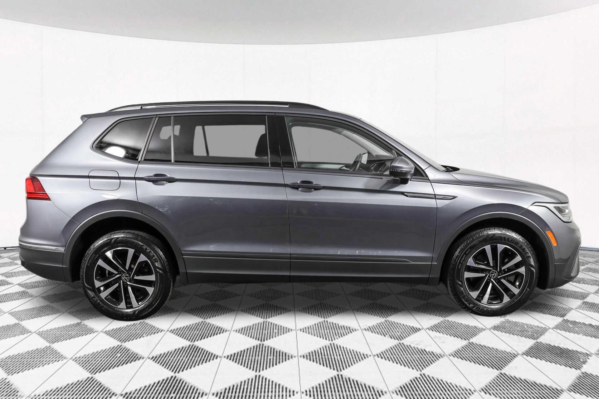 Used 2023 Volkswagen Tiguan S FWD image 14
