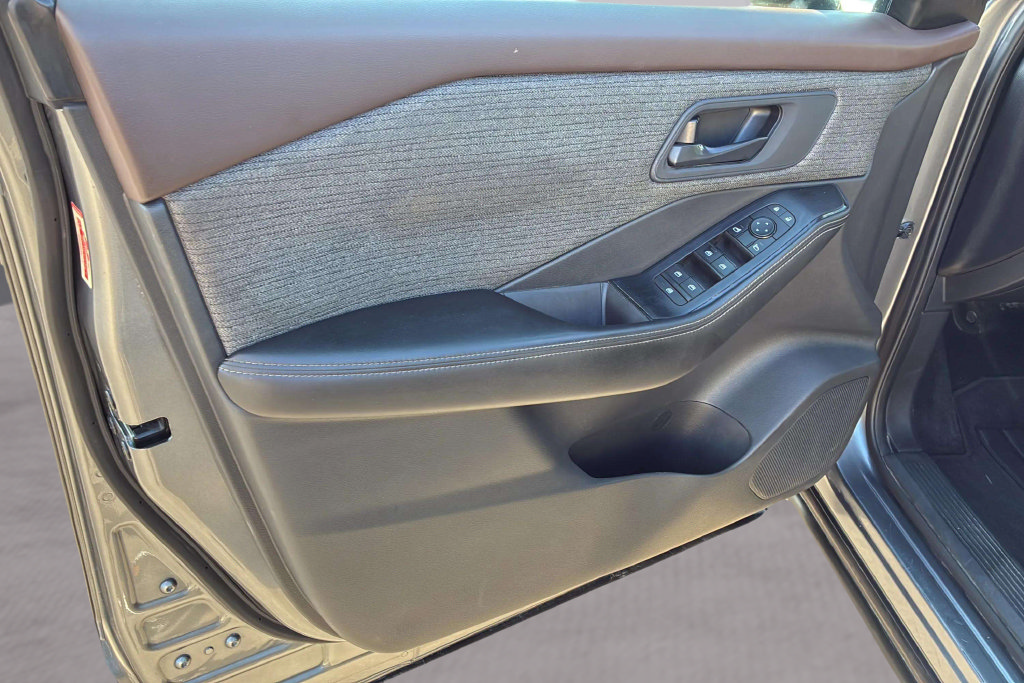 Used 2021 Nissan Rogue S FWD image 28