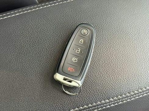 Used 2018 Ford Escape Titanium image 49