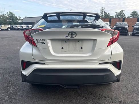 Used 2020 Toyota C-HR XLE FWD image 4