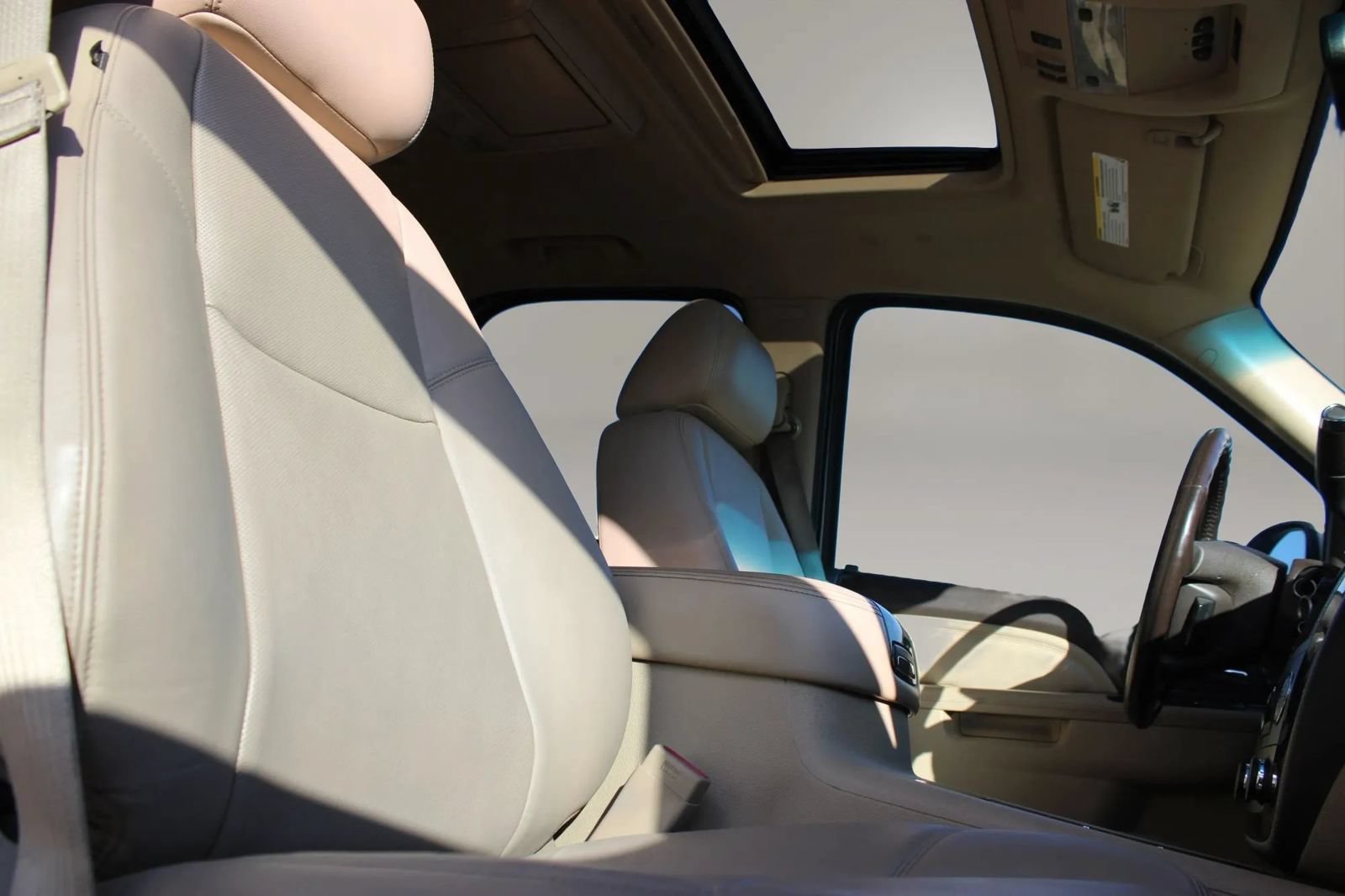 Used 2013 GMC Yukon Denali AWD/4WD image 9
