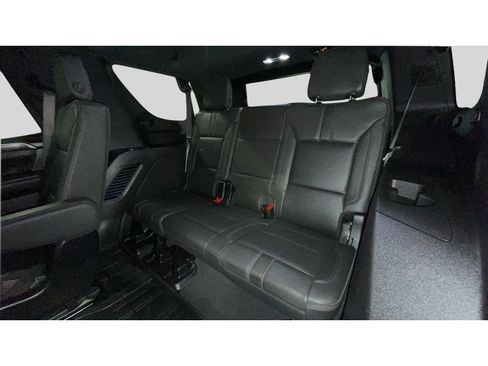 Used 2024 Chevrolet Tahoe RST w/ Luxury Package AWD/4WD image 16