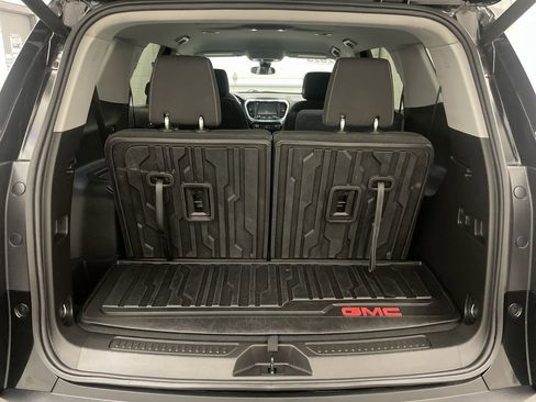 Used 2023 GMC Acadia SLE w/ Driver Convenience Package image 19