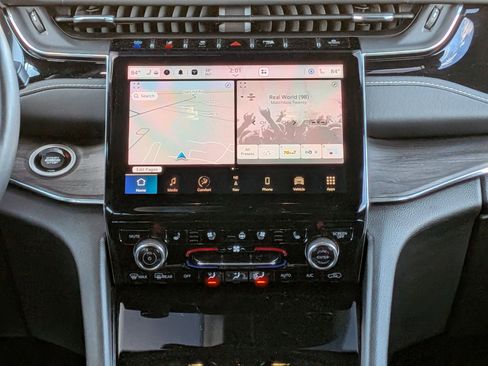 Certified 2023 Jeep Grand Cherokee Overland w/ Advanced Protech Group III image 33