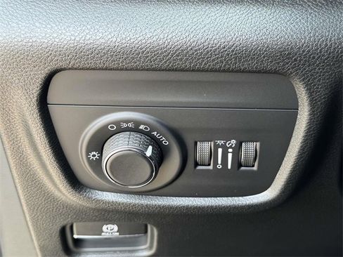 New 2025 Jeep Grand Cherokee L Laredo w/ Luxury Tech Group I image 8