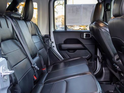 Used 2023 Jeep Wrangler Unlimited Sahara image 13