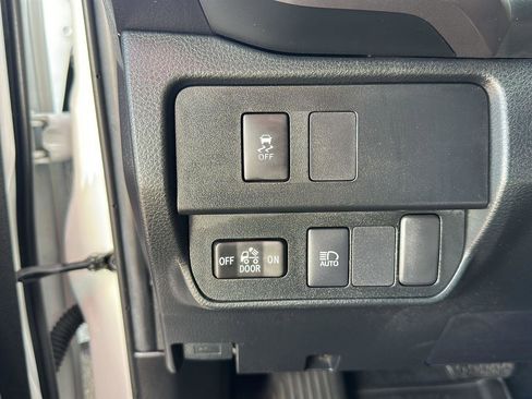 Used 2022 Toyota Tacoma SR5 w/ Black Out Package (TMS) AWD/4WD image 12