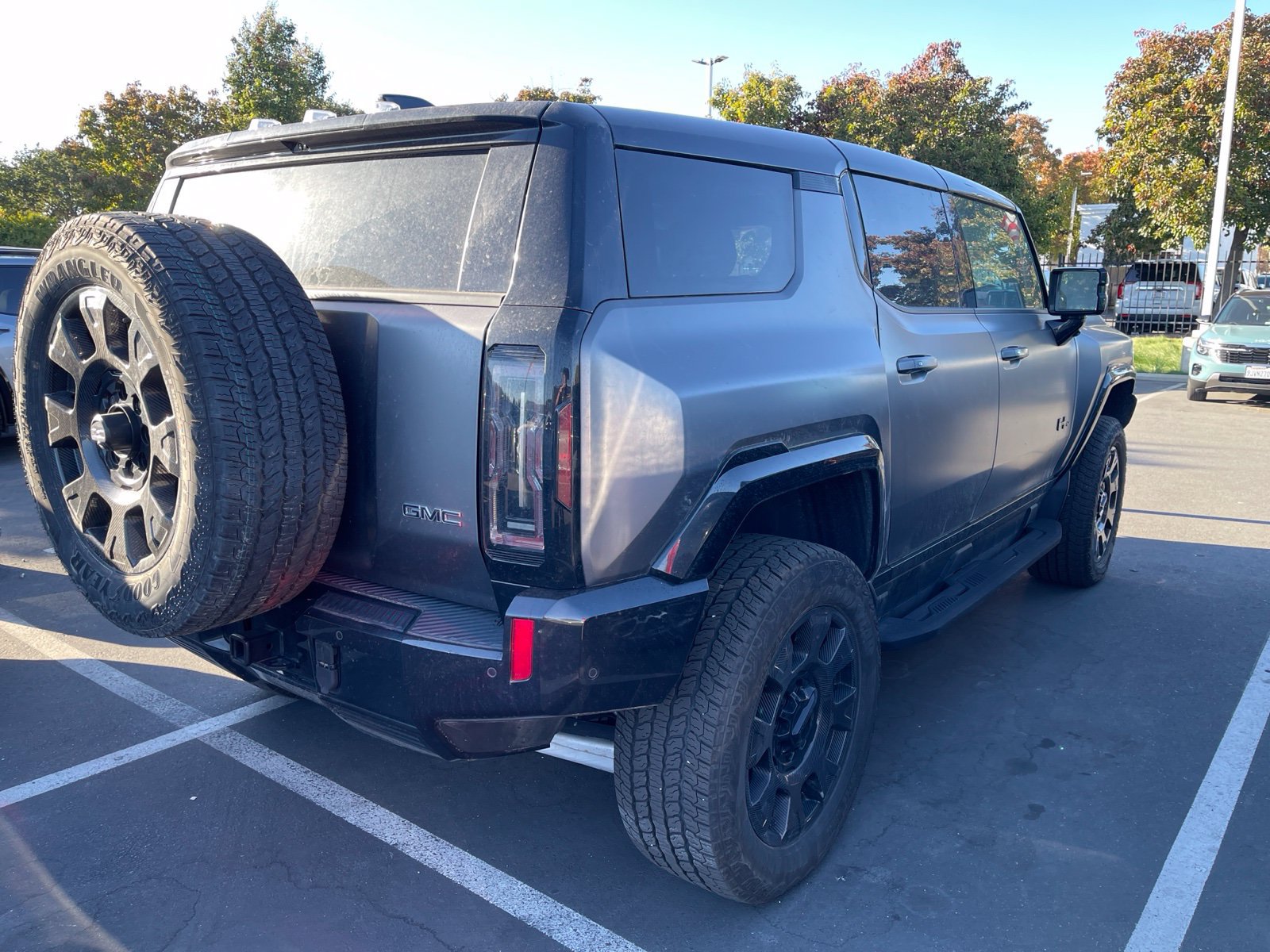 Used 2026 GMC Hummer EV 3X w/ Carbon Fiber Edition Package AWD/4WD image 2
