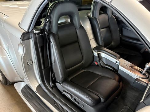 Used 2004 Chevrolet SSR w/ Preferred Equipment Group image 85
