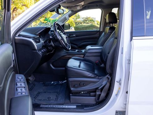 Used 2019 Chevrolet Suburban LT image 21