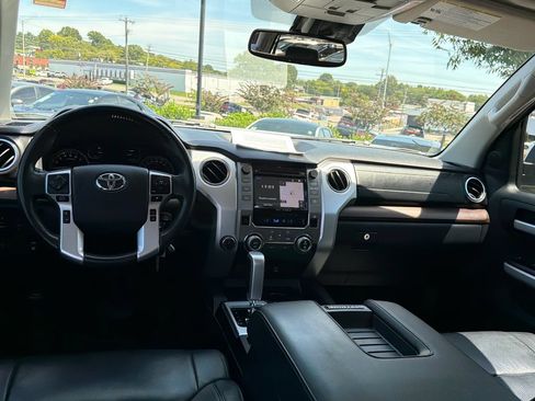 Used 2018 Toyota Tundra Limited w/ Limited Premium Package AWD/4WD image 15