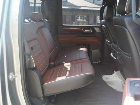 Used 2024 GMC Sierra 2500 Denali Ultimate AWD/4WD image 29