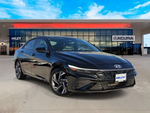 Used 2025 Hyundai Elantra Sport FWD image 1