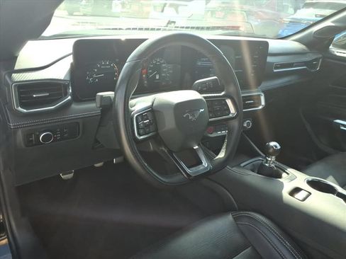 Used 2025 Ford Mustang GT Premium RWD image 17