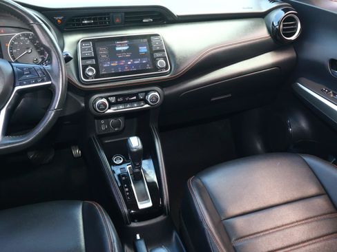 Used 2020 Nissan Kicks SR w/ SR Premium Package FWD image 11