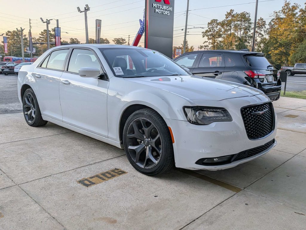 Used 2023 Chrysler 300 S RWD image 1