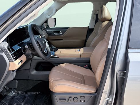 Used 2025 INFINITI QX80 Sensory AWD/4WD image 23