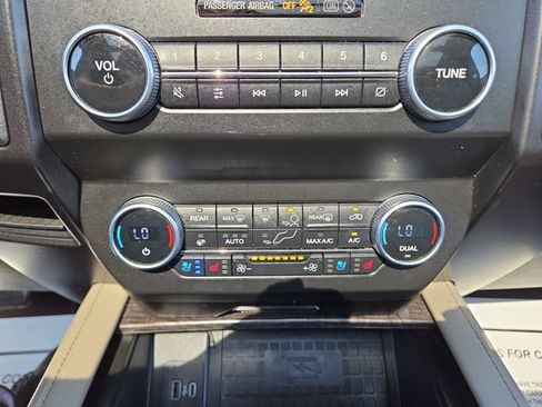 Used 2021 Ford Expedition Max Limited AWD/4WD image 25