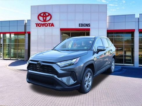 Used 2025 Toyota RAV4 XLE FWD image 8