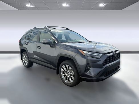 Used 2025 Toyota RAV4 XLE Premium image 7